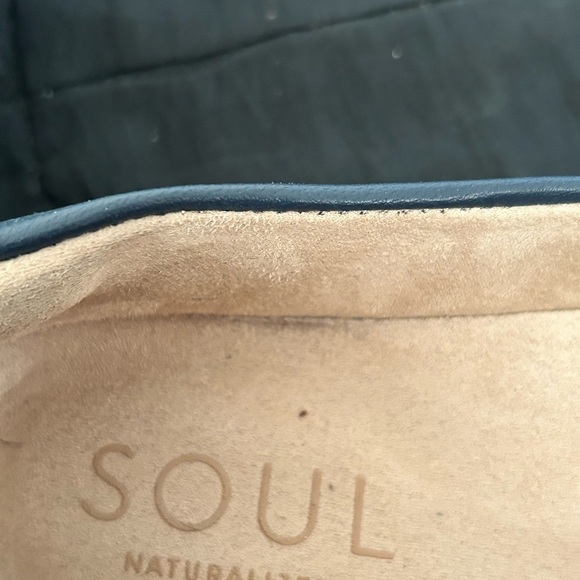 Soul Naturalizer woman’s Navy Loafers - size 9 M- uppers leathers- very comfy - Picture 5 of 11